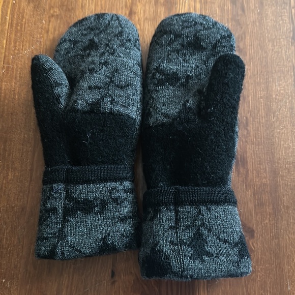 Sweater Mittens - Picture 2 of 2